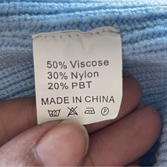 Baby Blue Oversized knit Sweater Sz M - Picture 7 of 7
